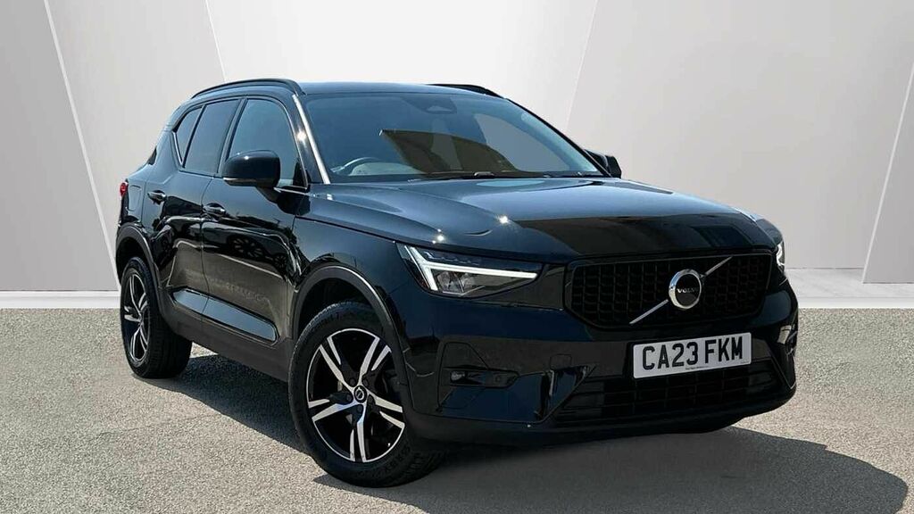 Volvo XC40 Plus, B3 Mild Hybrid, Dark Black
