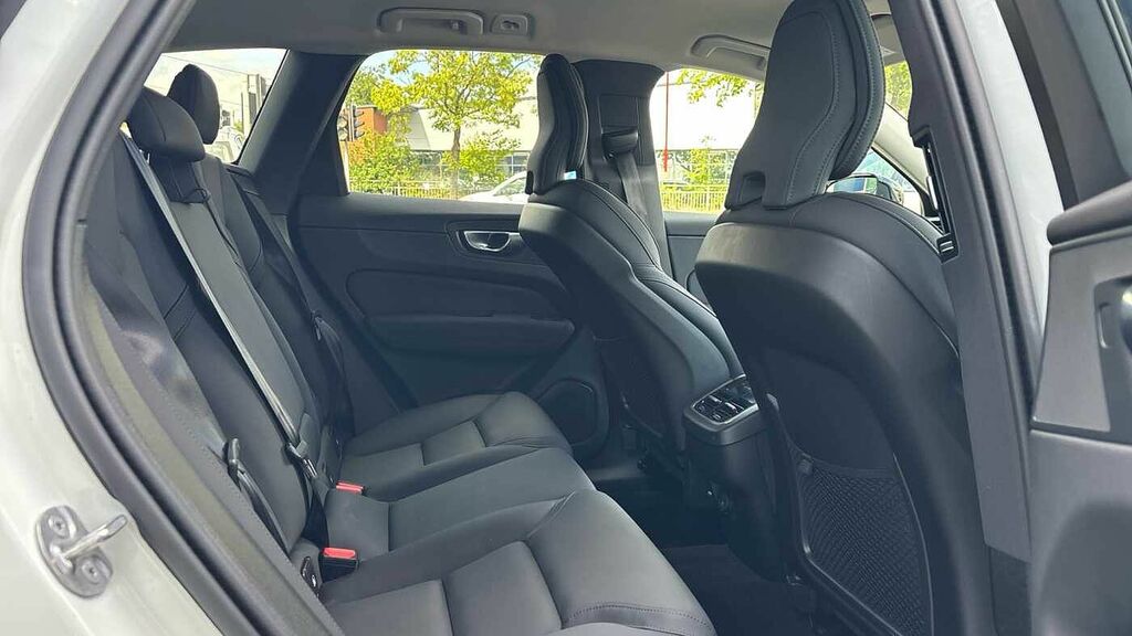 Volvo XC60 Plus, B5 Awd Mild Hybrid, Dark RJ25ZWC White #6