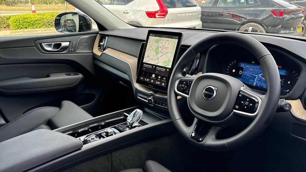 Volvo XC60 Plus, B5 Awd Mild Hybrid, Dark RJ25ZWC White #4
