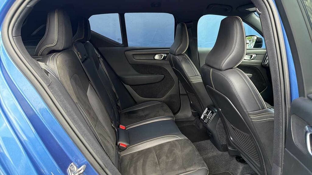 Volvo XC40 T3 161Bhp R-design - Cruise Control ST70CNA Blue #6