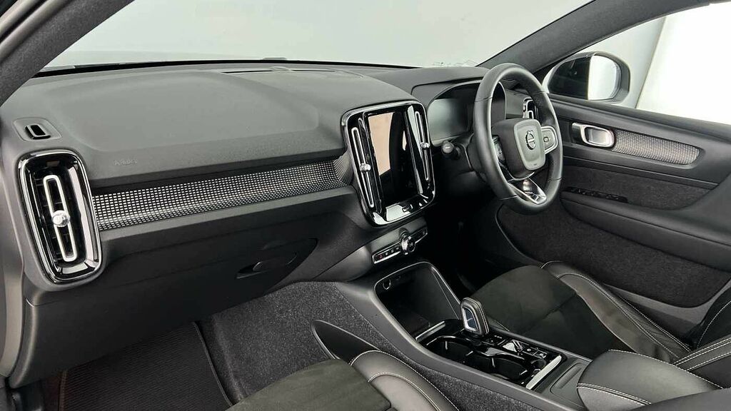 Volvo XC40 T3 161Bhp R-design - Rear Parking Sen Black #6