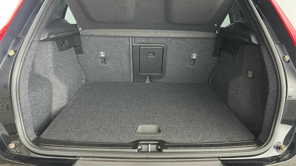 Volvo XC40 T3 161Bhp R-design - Rear Parking Sen Black #5