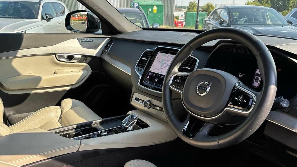 Volvo XC90 2.0 B5p 250 Plus Dark Awd Geartronic Gold #4