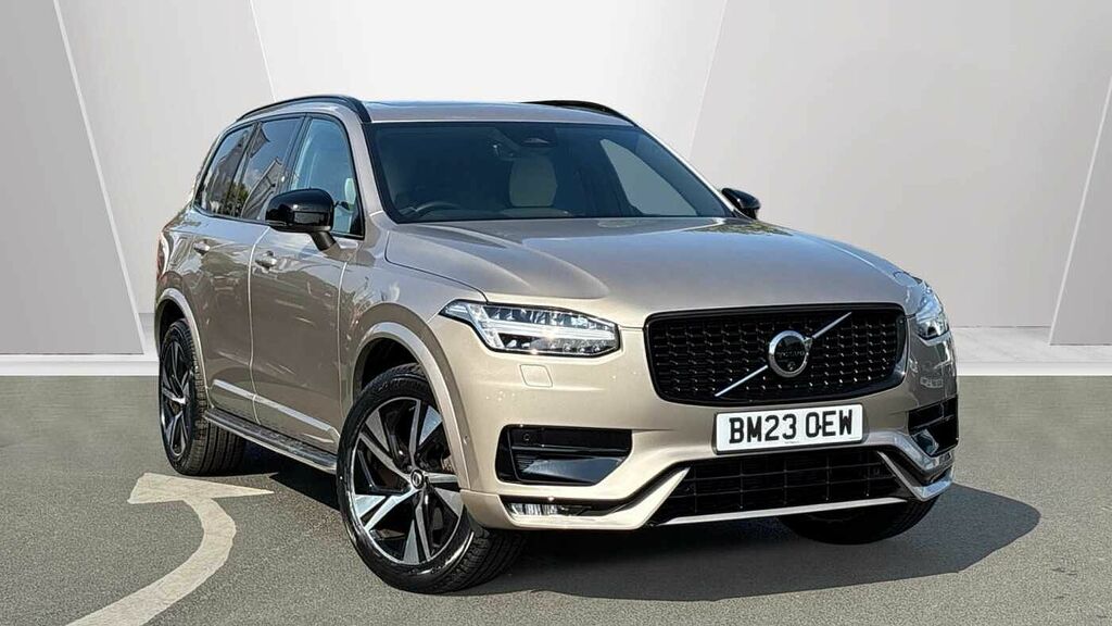 Volvo XC90 2.0 B5p 250 Plus Dark Awd Geartronic Gold