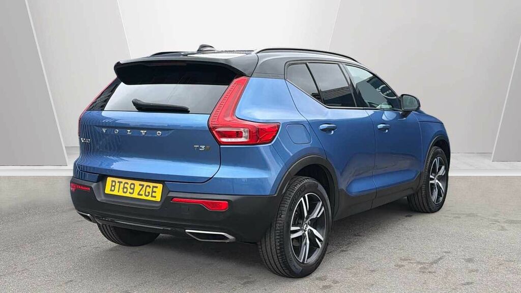 Volvo XC40 T3 161Bhp R-design - Heated Front Sea BT69ZGE Blue #2
