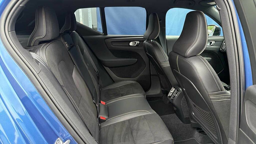 Volvo XC40 T3 161Bhp R-design - Heated Front Sea BT69ZGE Blue #6