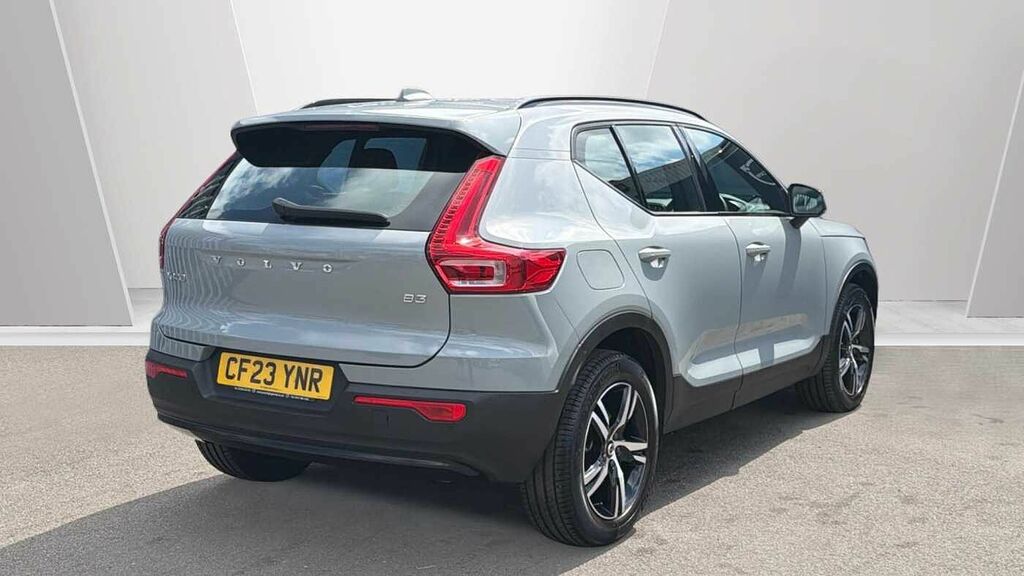 Volvo XC40 B3 161Bhp Plus Dark Mild Hybrid - 360 Parking C CF23YNR Grey #2