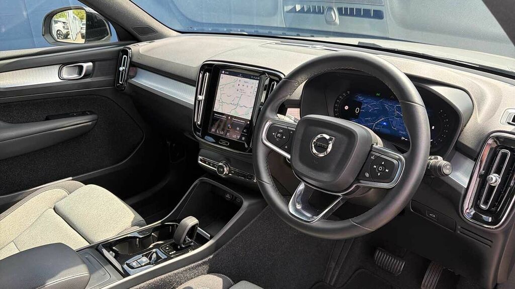 Volvo XC40 B3 161Bhp Plus Dark Mild Hybrid - 360 Parking C CF23YNR Grey #4