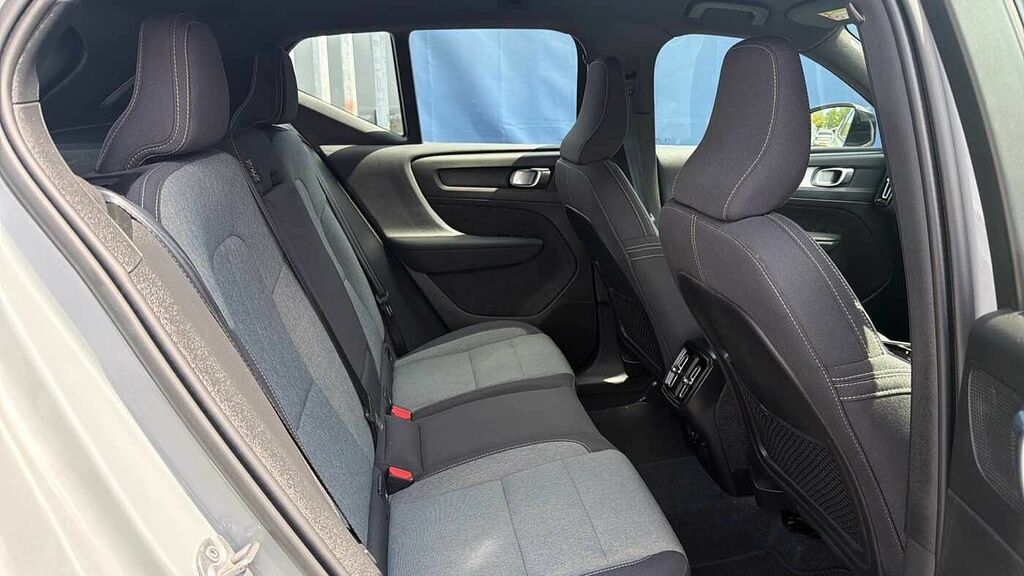 Volvo XC40 B3 161Bhp Plus Dark Mild Hybrid - 360 Parking C CF23YNR Grey #6
