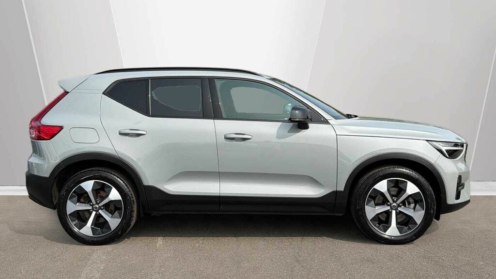 Volvo XC40 B4 194Bhp Plus Dark Mild Hybrid - Rear Parking RF25HBD Grey #3