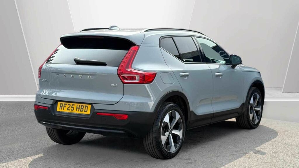 Volvo XC40 B4 194Bhp Plus Dark Mild Hybrid - Rear Parking RF25HBD Grey #2
