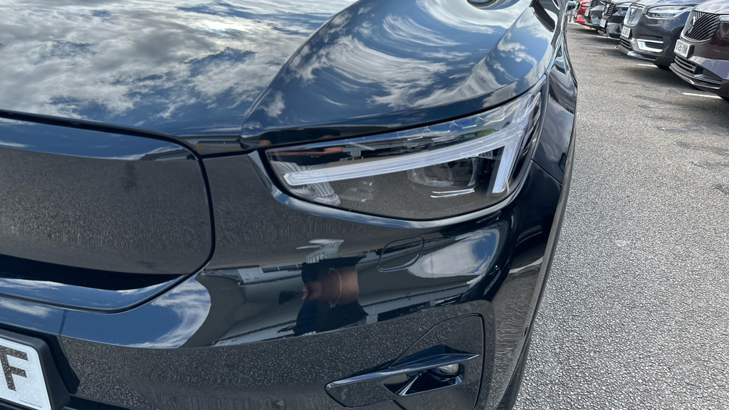 Volvo EX40 Black Edition Plus, Single Motor Extended Range, E Blue #37