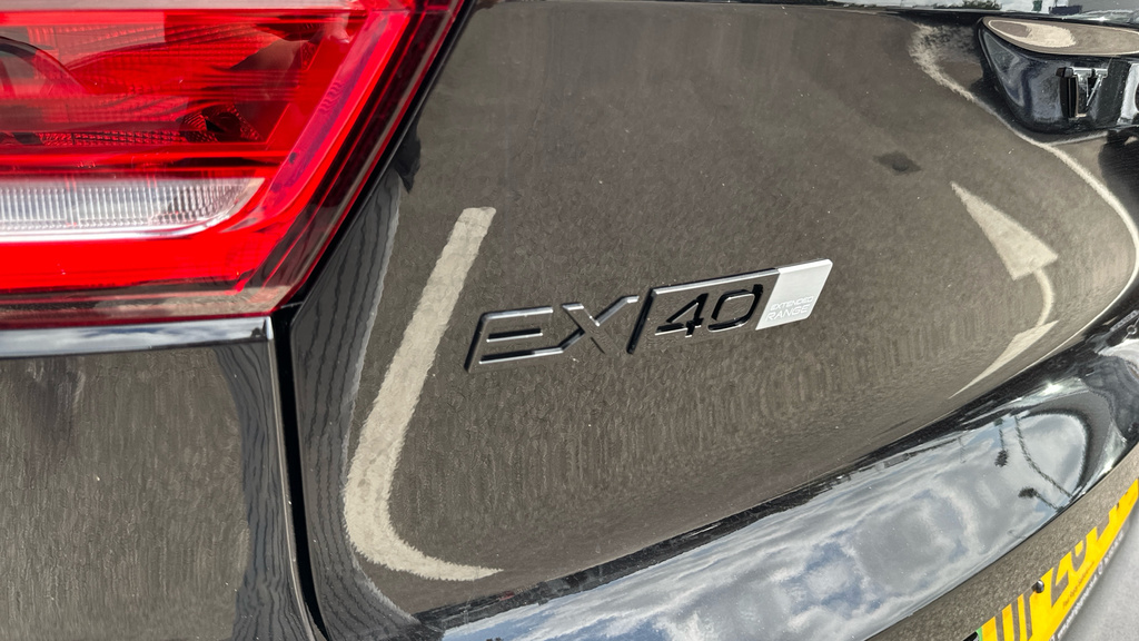 Volvo EX40 Black Edition Plus, Single Motor Extended Range, E Blue #34