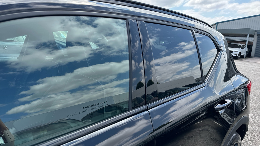 Volvo EX40 Black Edition Plus, Single Motor Extended Range, E Blue #36