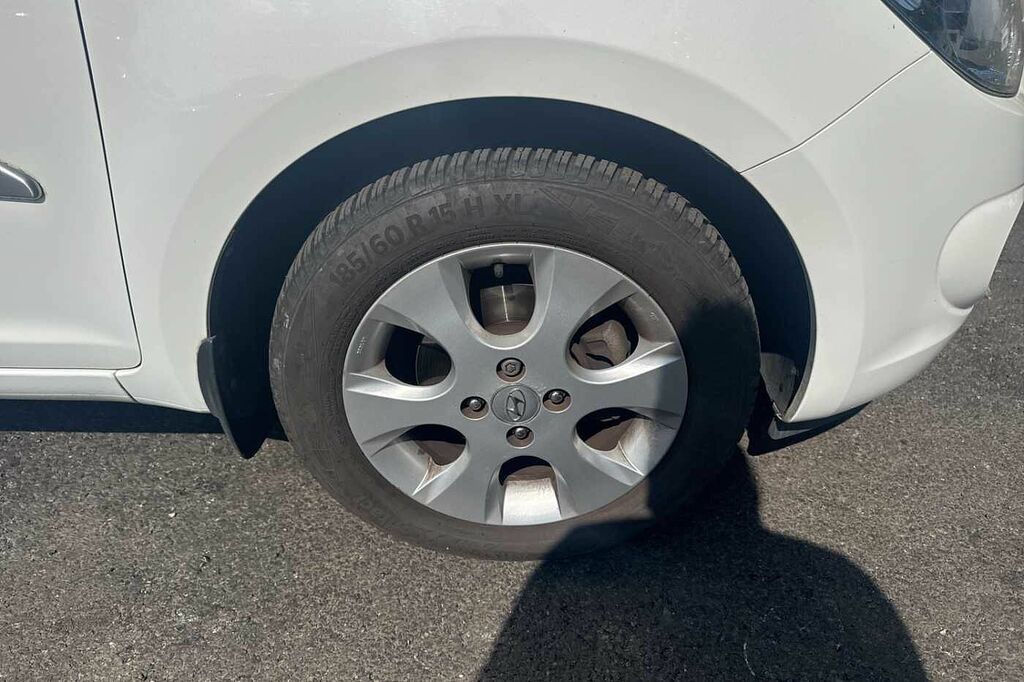 Hyundai I20 1.2 Active Hatchback White #5