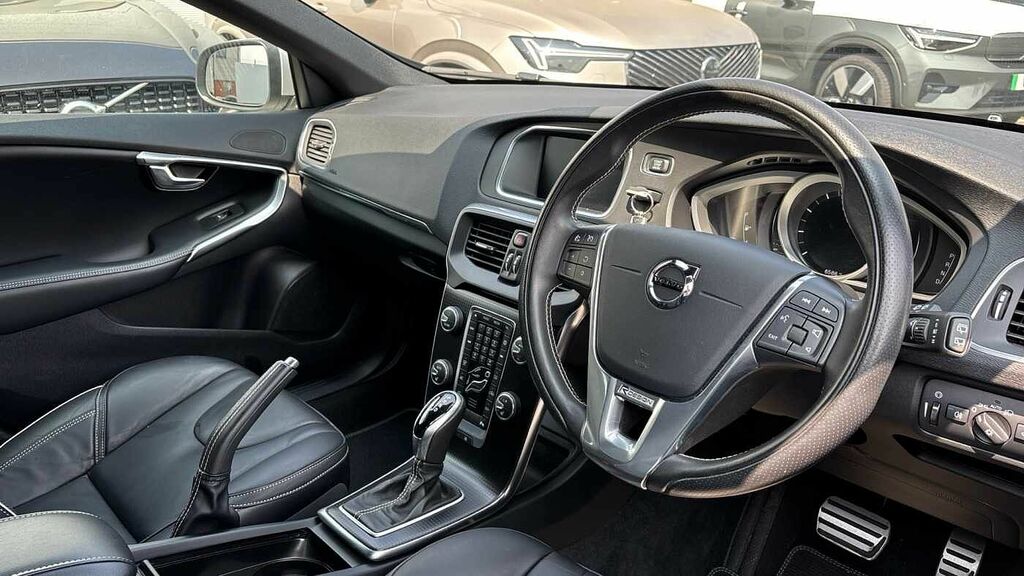 Volvo V40 T2 R-design Pro White #4