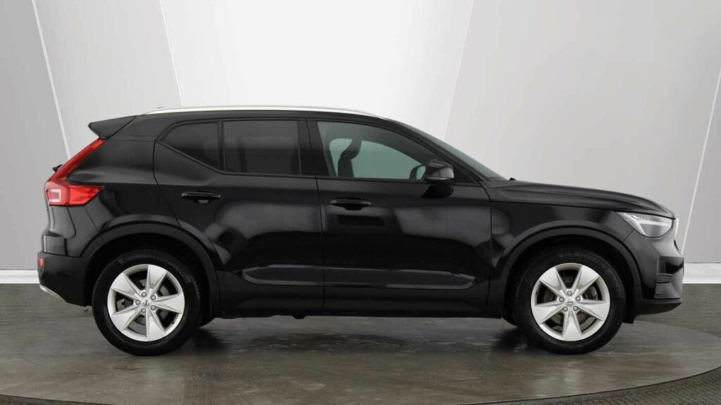 Volvo XC40 Core, B3 Mild Hybrid, Black #2
