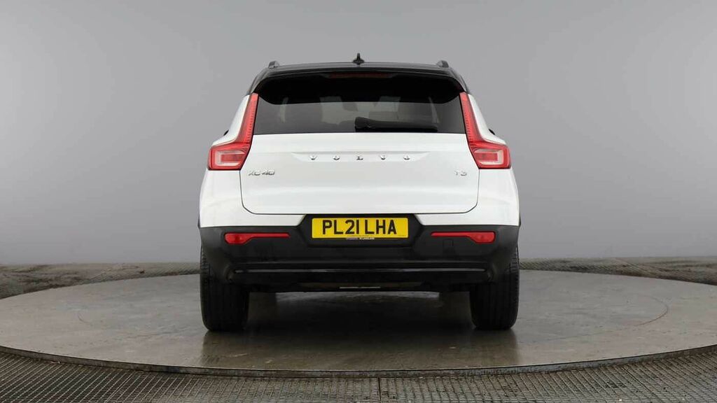 Volvo XC40 R-design, T3 White