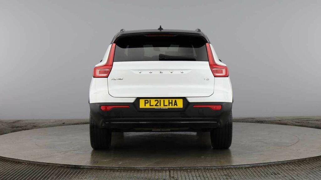 Volvo XC40 R-design, T3 White #3