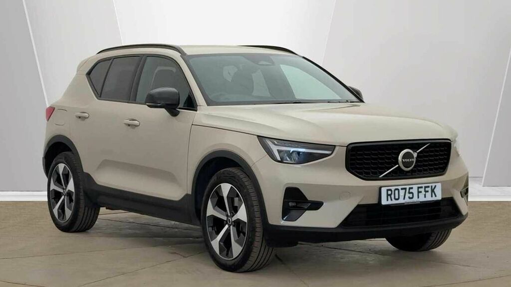 Volvo XC40 Plus, B3 Mild Hybrid, Dark