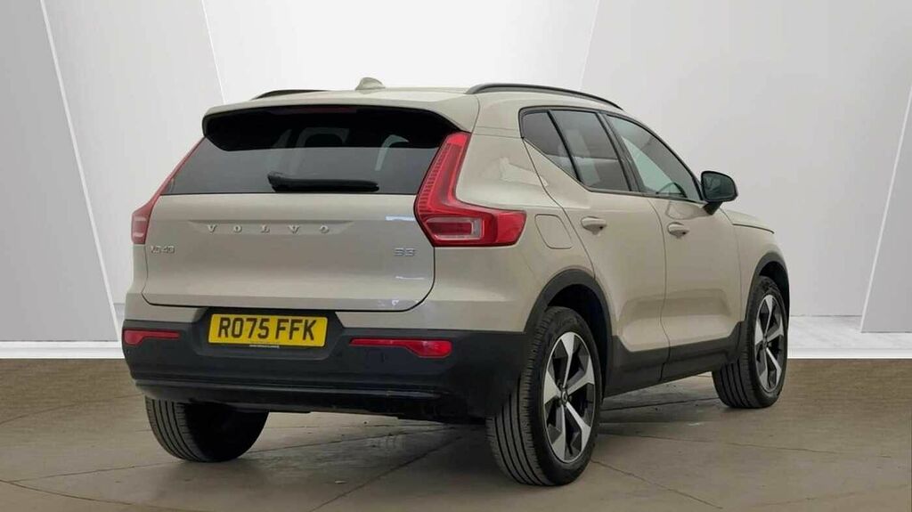 Volvo XC40 Plus, B3 Mild Hybrid, Dark #3