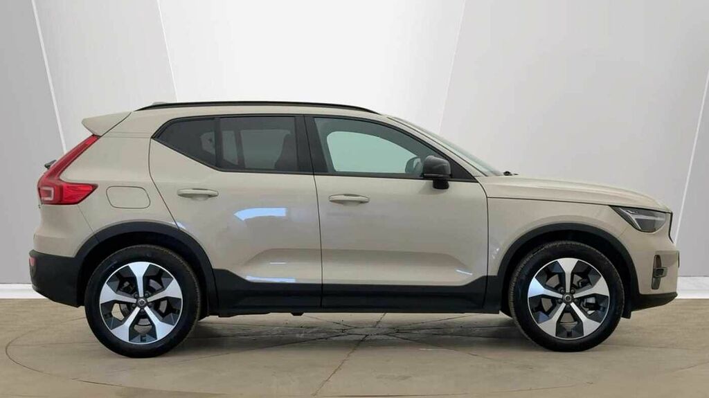 Volvo XC40 Plus, B3 Mild Hybrid, Dark #2