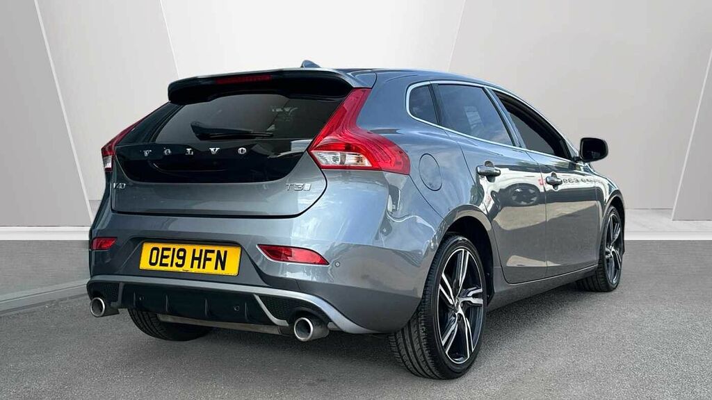 Volvo V40 T3 152 R Design Edition Grey #2