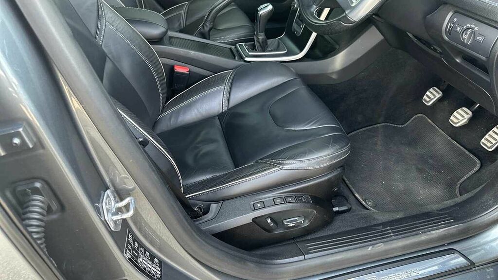 Volvo V40 T3 152 R Design Edition Grey #23