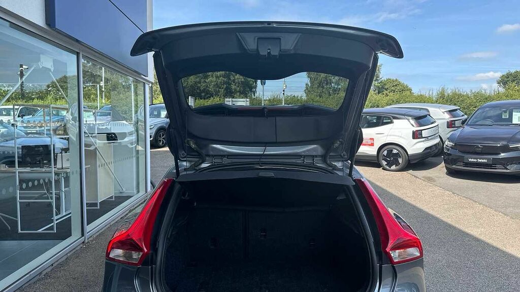 Volvo V40 T3 152 R Design Edition Grey #13