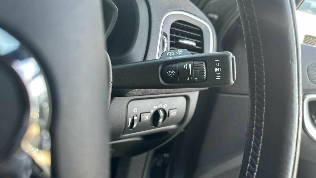 Volvo V40 T3 152 R Design Edition Grey #17