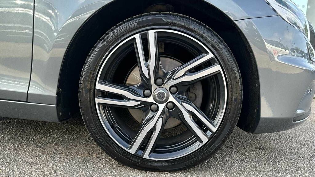 Volvo V40 T3 152 R Design Edition Grey #9