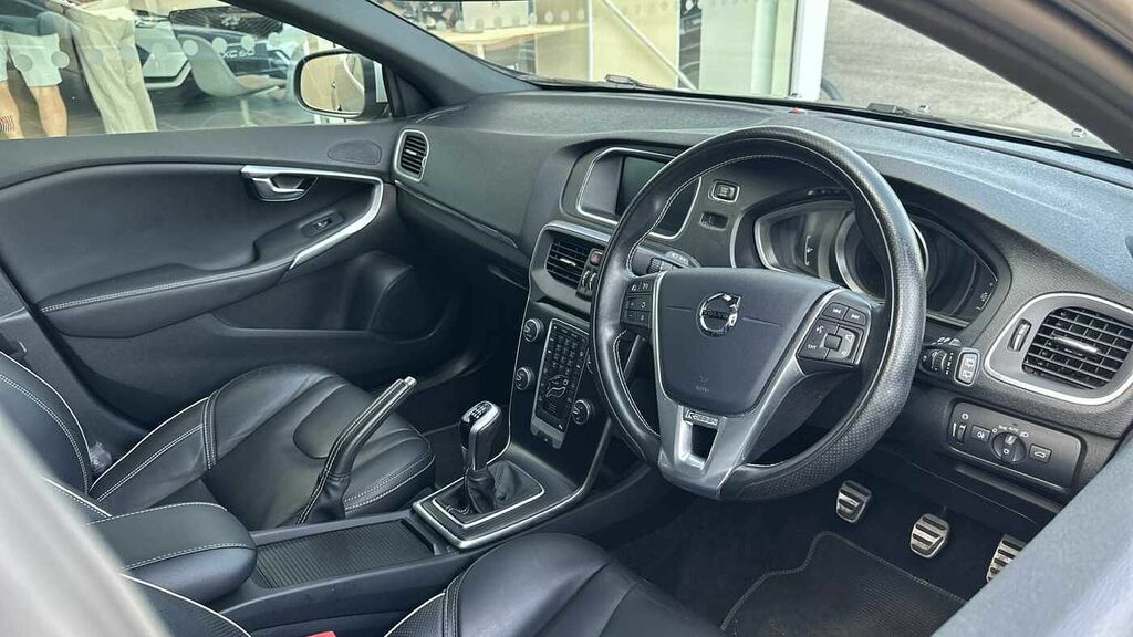 Volvo V40 T3 152 R Design Edition Grey #4