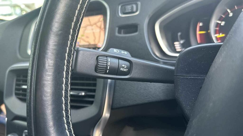 Volvo V40 T3 152 R Design Edition Grey #16