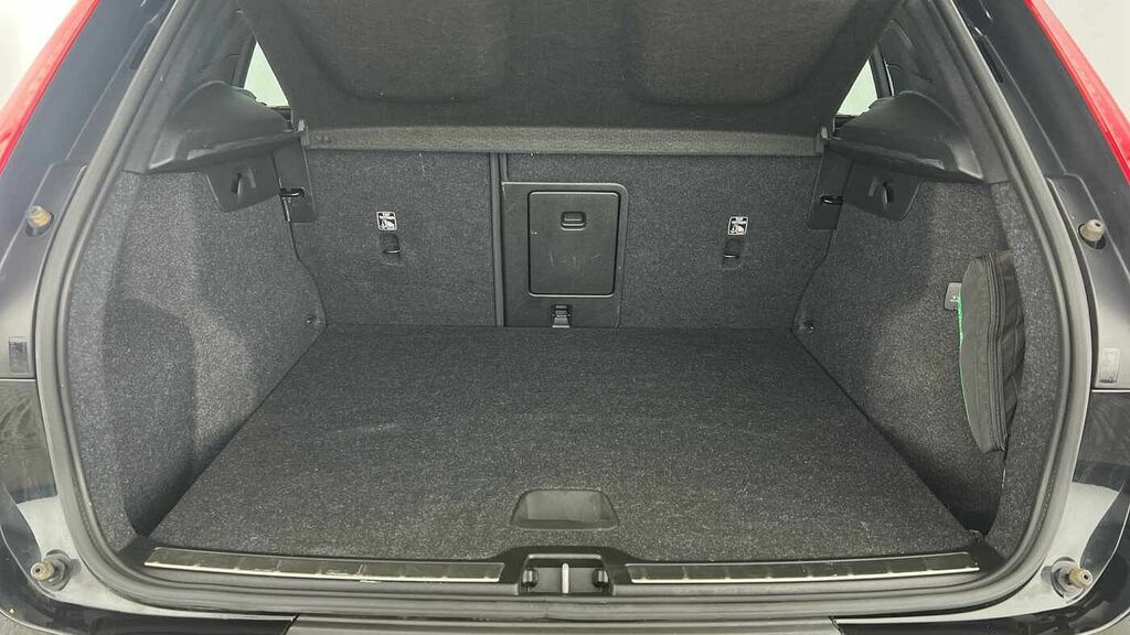 Volvo XC40 Inscription, T3 NA22CHK Black #5