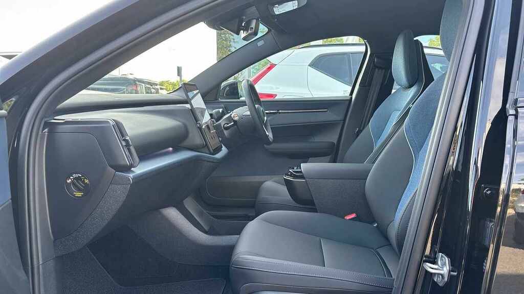 Volvo EX30 Black Edition Ultra, Twin Motor Performance, Elect Black #19