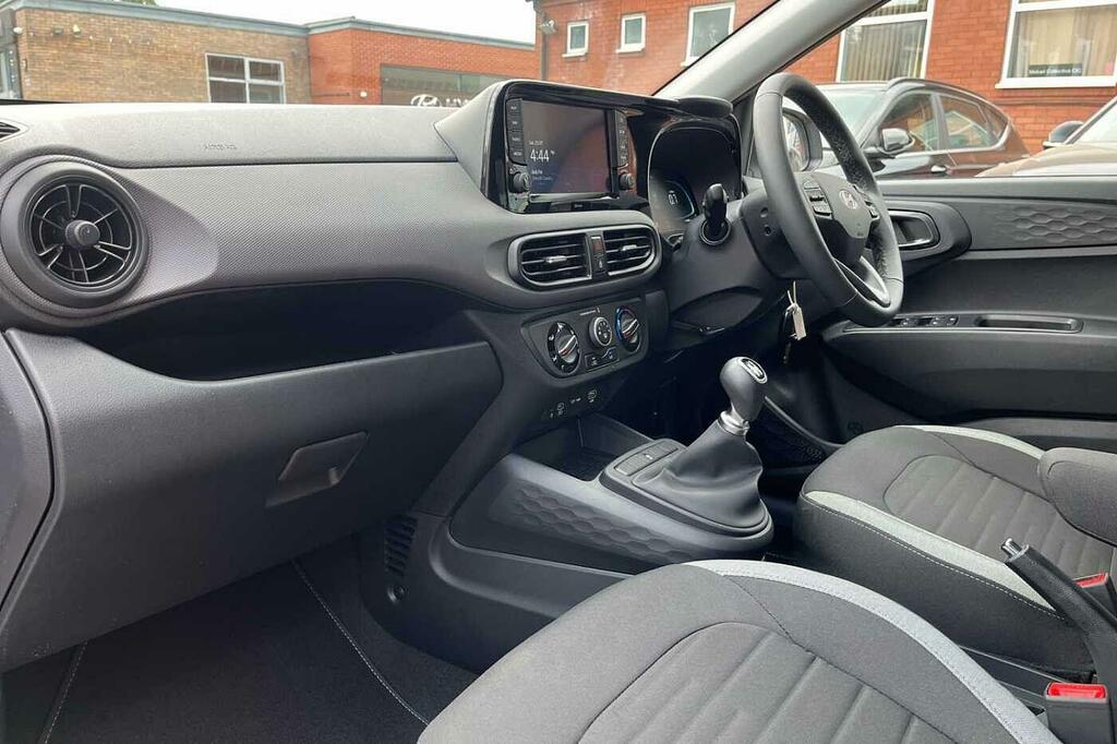 Hyundai I10 1.0 63 Advance Nav Grey #2
