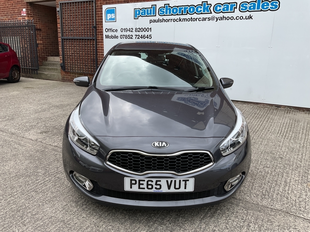 Kia Ceed Hatchback 1.6 2 Ecodynamics Crdi Silver #2