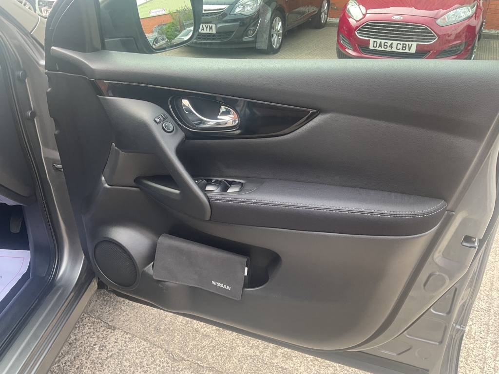 Nissan Qashqai Qashqai N-connecta Dci Black #19