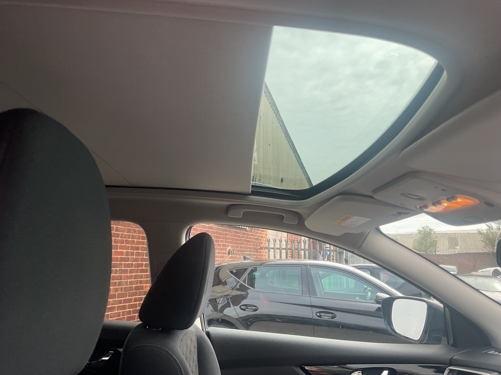 Nissan Qashqai Qashqai N-connecta Dci Black #18