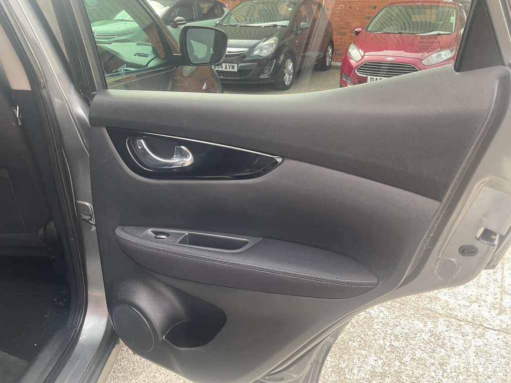 Nissan Qashqai Qashqai N-connecta Dci Black #22
