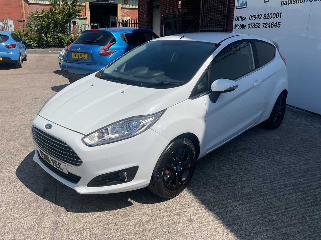 Ford Fiesta Hatchback 1.2 Zetec White #2