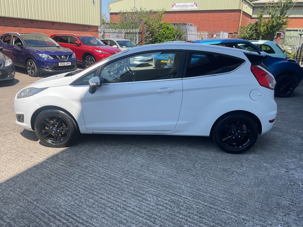 Ford Fiesta Hatchback 1.2 Zetec White #3
