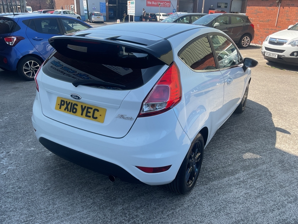 Ford Fiesta Hatchback 1.2 Zetec White #4