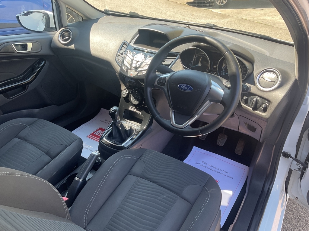 Ford Fiesta Hatchback 1.2 Zetec White #6