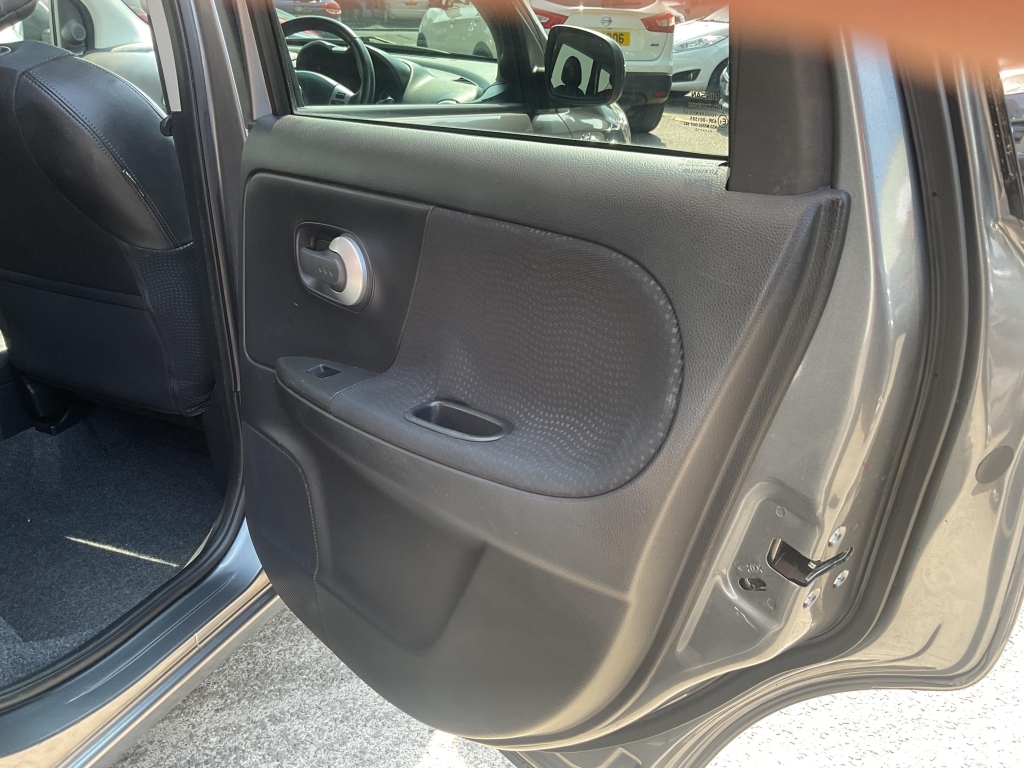 Nissan Note Hatchback Red #20