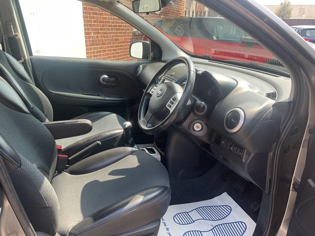 Nissan Note Hatchback Red #7