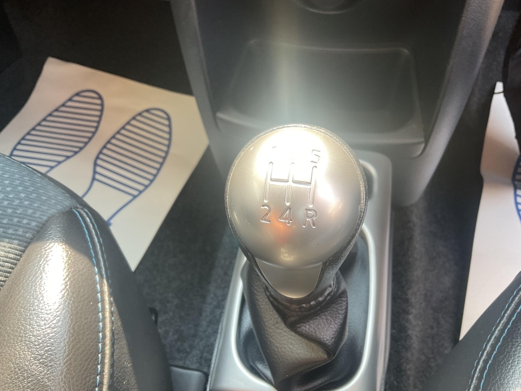 Nissan Note Hatchback Red #13