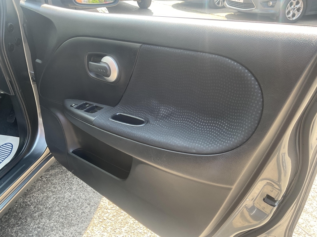 Nissan Note Hatchback Red #18