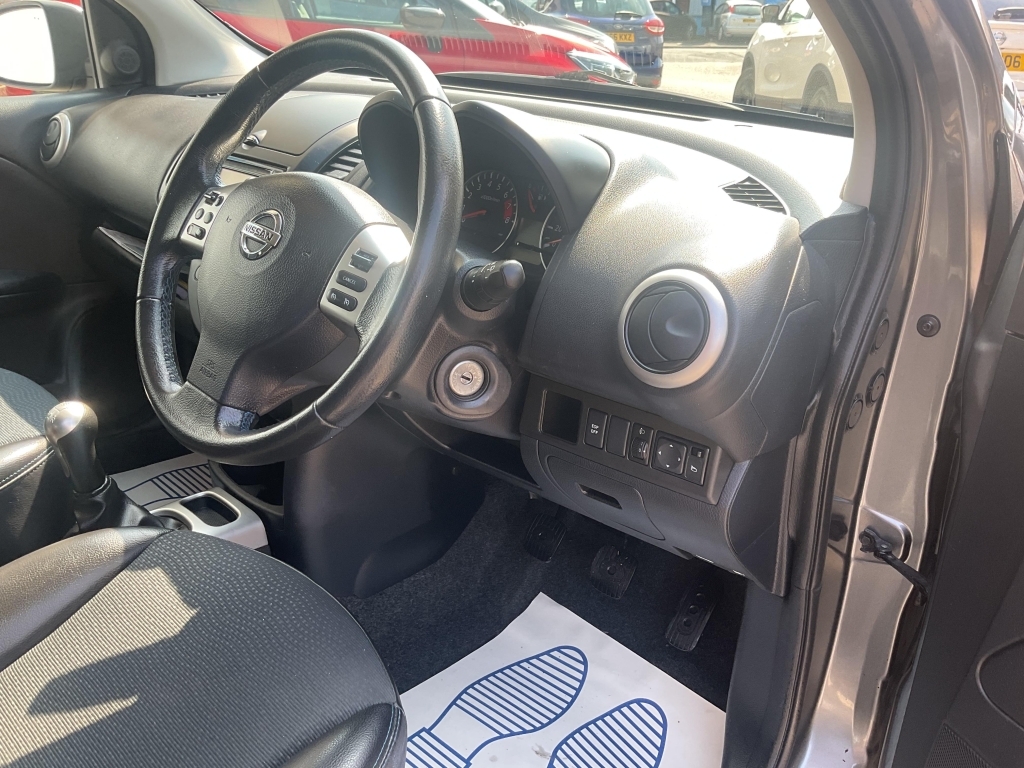 Nissan Note Hatchback Red #8