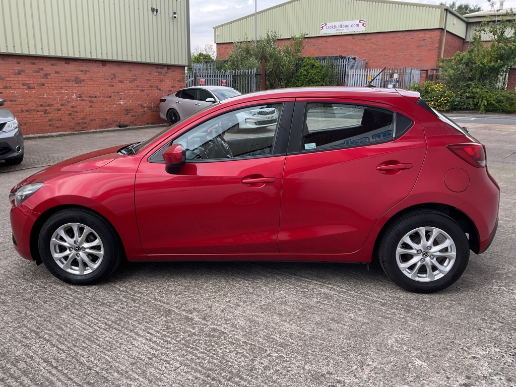 Mazda 2 Hatchback 1.5 Se-l Nav Red #4